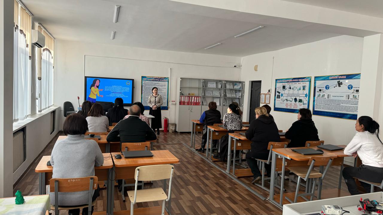 «Әлеуметтік желілер және басқа да интернет-сервистерді пайдаланушы балаларға ұсыныстар»